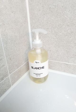 빅그린 니치 퍼퓸 바이옴바디워시 500ml(상탈, 블랙베리&베이, 블랑쉐 3종 중 택1) — 5점을 준 리뷰어가 2022년 8월 올린 사용 사진