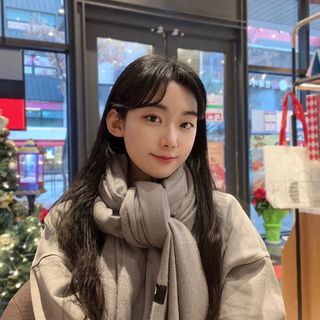 MAPLESYRUPFACTORY 메이플 피그먼트 맨투맨 8.COL — 3.5점을 준 리뷰어가 2022년 12월 올린 사용 사진