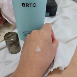 비알티씨 BRTC 파워 옴므 올인원 솔루션 200ml — 5점을 준 리뷰어가 2022년 12월 올린 사용 사진