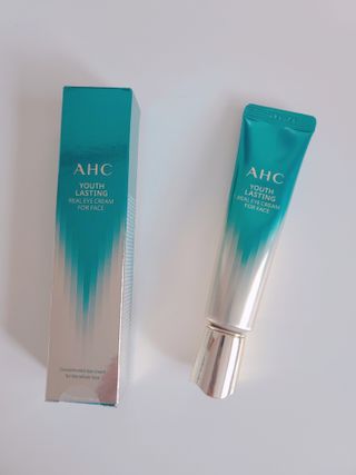 [NEW 탄력유턴 아이크림] AHC 유스 래스팅 리얼 아이크림 포 페이스 — 5점을 준 리뷰어가 2021년 2월 올린 사용 사진