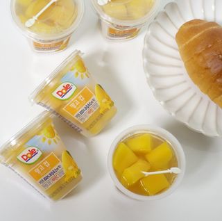 돌 MF[Dole] 파인애플컵/망고컵/복숭아컵 198g 6입X1박스 (맛 1가지 랜덤 발송) — 5점을 준 리뷰어가 2024년 5월 올린 사용 사진