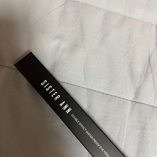 씨스터앤 더블이펙트 워터프루프 아이펜슬 11종 택 1 — 5점을 준 리뷰어가 2022년 2월 올린 사용 사진