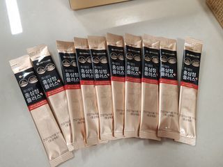 서울약사신협_투데이홍삼정플러스스틱_10g x 30포 — 5점을 준 리뷰어가 2021년 3월 올린 사용 사진