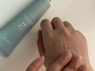 르핸스 퍼포밍 2 핸드&네일 비반트포렛/베티버포그 — 5점을 준 리뷰어가 2023년 2월 올린 사용 사진