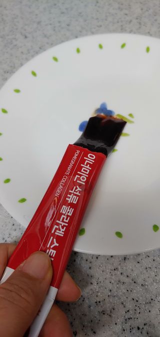 이너미인 석류 콜라겐 스틱 — 4.5점을 준 리뷰어가 2021년 1월 올린 사용 사진