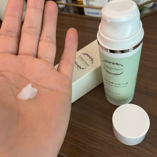 술람미네이처 자연주의 화장품ㅣ속보습 충전 + 민감/트러블 피부 진정 - 알로에 듬뿍 수분 크림 50ml — 4.5점을 준 리뷰어가 2022년 6월 올린 사용 사진