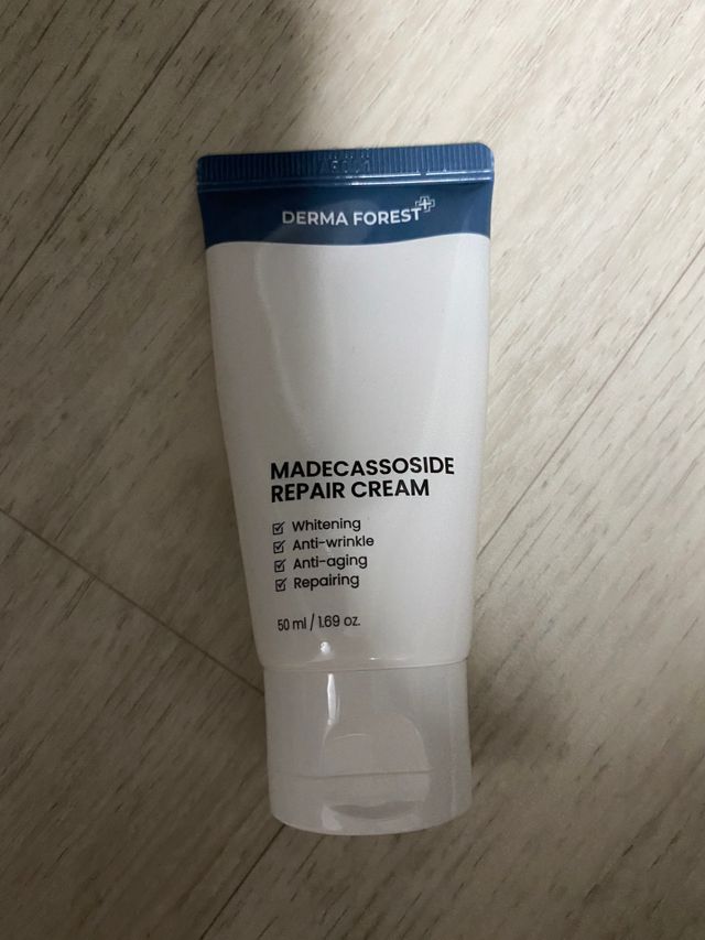 더마포레스트 마데카소사이드 리페어 크림 / 캐비아추출물 병풀추출물 시카케어 미백 주름개선 리뷰 사진