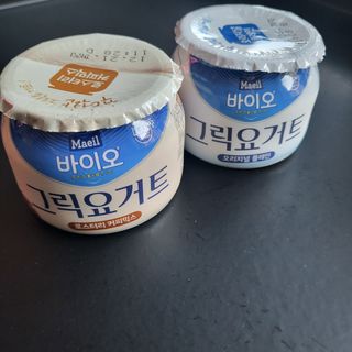 매일바이오 그릭요거트 오리지널 플레인 4개, 로스터리 커피믹스 4개 — 5점을 준 리뷰어가 2021년 12월 올린 사용 사진