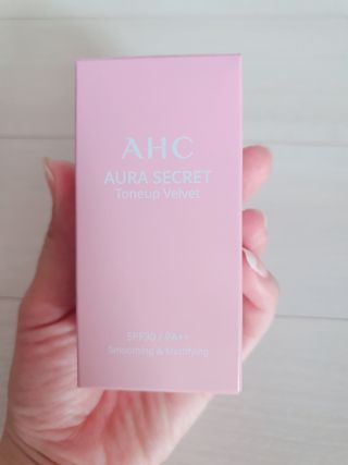 AHC 아우라 시크릿 톤업 벨벳 — 4점을 준 리뷰어가 2021년 4월 올린 사용 사진