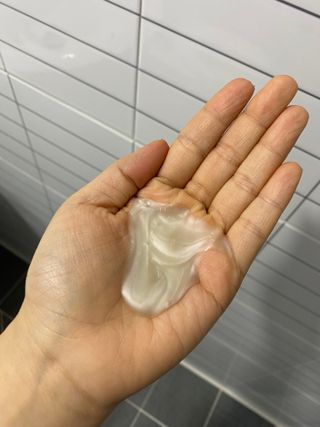 프리마인 더이상 뻣뻣하고 효과없는 탈모샴푸는 NO. 근본부터 케어하는 셀베이스 그린티샴푸(500ml) — 5점을 준 리뷰어가 2023년 2월 올린 사용 사진