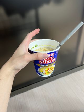 NISSIN 닛신 컵누들  4종 - 씨푸드오리지날, 씨푸드 스파이시, 씨푸드 커리, 씨푸드 XO소스 — 5점을 준 리뷰어가 2022년 11월 올린 사용 사진