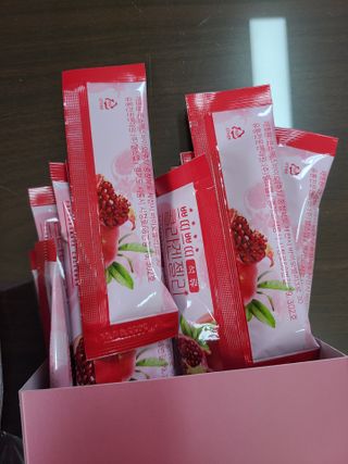 헬스업_쁘띠쁘띠석류콜라겐젤리_20g x 14포 — 5점을 준 리뷰어가 2021년 2월 올린 사용 사진