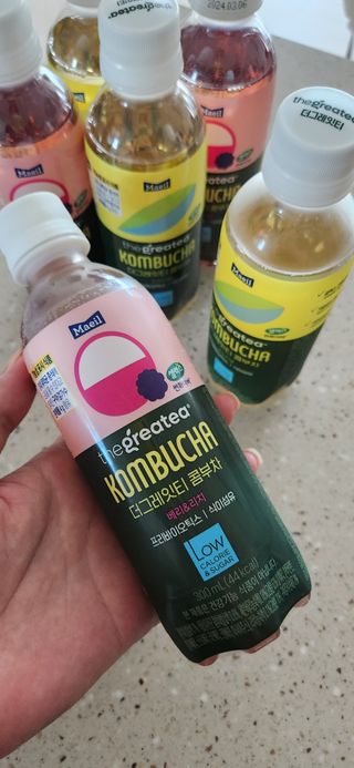더그레잇티 콤부차 [매일유업] 더그레잇티 44kcal 콤부차 300ml *12개입 (오리지널 6개+베리리치 6개) — 5점을 준 리뷰어가 2023년 7월 올린 사용 사진