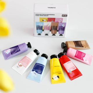 쿤달 BT21 시어버터 앤 마카다미아 퓨어 핸드크림 50ml 7구 기프트 세트 — 5점을 준 리뷰어가 2021년 3월 올린 사용 사진