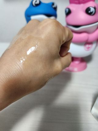 나우 [리브엠] 화해 1등 수분앰플 , 엑소코어 워터풀 텐션 앰플 — 5점을 준 리뷰어가 2024년 11월 올린 사용 사진