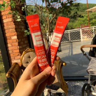 인디닥터 면역 생생 핑크 이뮨 젤리 + 타이탄 BCAA 프로틴 젤리스틱 — 3점을 준 리뷰어가 2022년 5월 올린 사용 사진