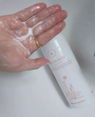 프리[닥터문] 유산균 락토케어 질경초 여성청결제 1000ml (젤타입) — 5점을 준 리뷰어가 2022년 9월 올린 사용 사진