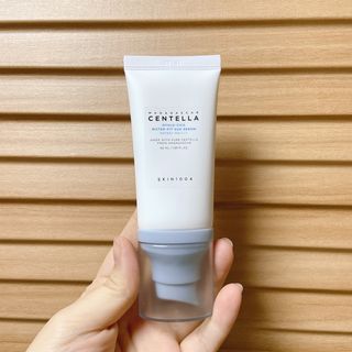 [스킨1004] 마다가스카르 센텔라 히알루-시카 워터핏 선세럼 50ml — 5점을 준 리뷰어가 2024년 5월 올린 사용 사진
