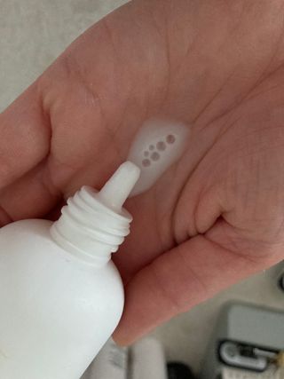 리더스코스메틱 리더스 카밍 바이오틱스 에센스 워터 — 5점을 준 리뷰어가 2021년 12월 올린 사용 사진