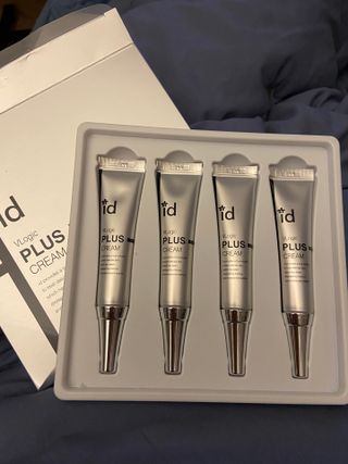 아이디플라코스메틱 아이디 브이로직 플러스 크림 15ml X 4EA — 4점을 준 리뷰어가 2022년 1월 올린 사용 사진