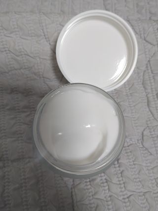 산수시 아쿠아 베네핏 24h 수부지 물광 속건조 수분크림 50ml — 5점을 준 리뷰어가 2021년 6월 올린 사용 사진