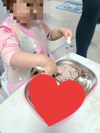 유비맘 스푼포크 케이스 세트 1+1 _컬러랜덤 발송 — 5점을 준 리뷰어가 2021년 1월 올린 사용 사진