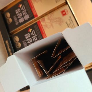 서울약사신협_투데이홍삼정플러스스틱_10g x 30포 — 5점을 준 리뷰어가 2021년 2월 올린 사용 사진