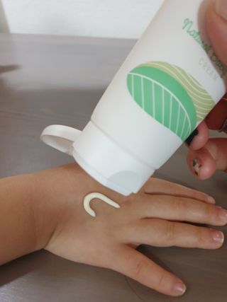 mom e 맘이 내추럴 베이비 케어 크림+바디오일 — 4점을 준 리뷰어가 2021년 1월 올린 사용 사진