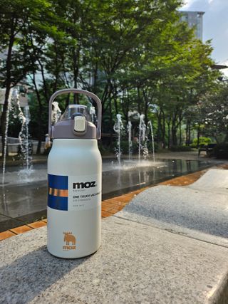 모즈스웨덴 MOZ 스웨덴 316 스텐 대용량 원터치 손잡이 보냉보온병 — 5점을 준 리뷰어가 2023년 8월 올린 사용 사진