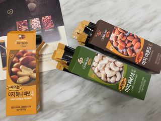 짜먹는 이지견과 짜먹는 이지아몬드, 짜먹는 이지허니피넛, 짜먹는 이지캐슈넛 각 10g X  10포 — 5점을 준 리뷰어가 2021년 2월 올린 사용 사진