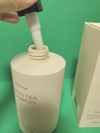 프리마인 더이상 뻣뻣하고 효과없는 탈모샴푸는 NO. 근본부터 케어하는 셀베이스 그린티샴푸(500ml) — 5점을 준 리뷰어가 2023년 5월 올린 사용 사진