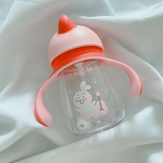 유비맘 트라이탄 코니빨대컵_컬러 랜덤 발송 — 3점을 준 리뷰어가 2021년 3월 올린 사용 사진