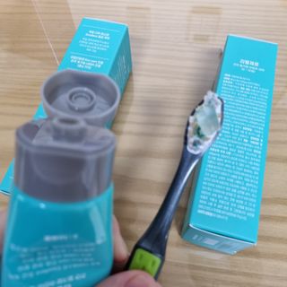 치과에서 쓰는 치약 _ 라벨제로 저불소 꼬마, 키즈, 유아, 베이비, 주니어 안전한 어린이치약 — 5점을 준 리뷰어가 2022년 12월 올린 사용 사진