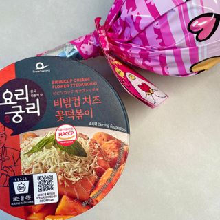 나우  [요리궁리] B타입 ( 매콤, 치즈, 매콤까르보 ) 꽃떡볶이 6개입 세트 — 5점을 준 리뷰어가 2025년 3월 올린 사용 사진
