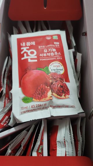 농업회사법인조은 유기농 석류 NFC 착즙주스 70ml 30포 — 5점을 준 리뷰어가 2021년 10월 올린 사용 사진
