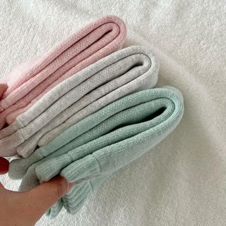[사이즈가 있는 양말 필로이]여자 순면 통파일 꿀잠 수면 양말【 S, M, L 】3가지 사이즈_컬러 랜덤 3족 — 5점을 준 리뷰어가 2022년 10월 올린 사용 사진