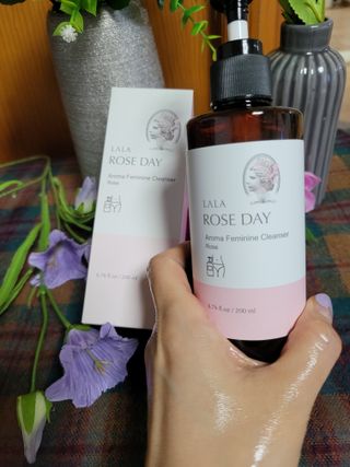 라라로즈데이 시즌2 여성청결제 200ml 아로마 페미민 클렌저, 독일더마인증 — 5점을 준 리뷰어가 2021년 9월 올린 사용 사진
