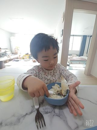 유비맘 스푼포크 케이스 세트 1+1 _컬러랜덤 발송 — 5점을 준 리뷰어가 2020년 12월 올린 사용 사진