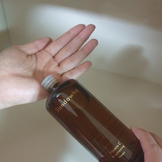 스킨큐어 산다화 비타민c 화이트닝 토너 150ml — 5점을 준 리뷰어가 2021년 12월 올린 사용 사진