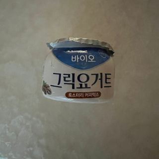 매일바이오 그릭요거트 오리지널 플레인 4개, 로스터리 커피믹스 4개 — 5점을 준 리뷰어가 2021년 12월 올린 사용 사진