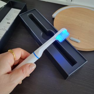 트로마츠 심플 미세전류 칫솔 — 5점을 준 리뷰어가 2022년 5월 올린 사용 사진
