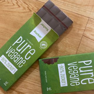 당류2g 자일리톨로 단맛을낸 슈카 퓨어비건 무설탕초콜릿 Xucker vegan 2개입 — 5점을 준 리뷰어가 2021년 4월 올린 사용 사진