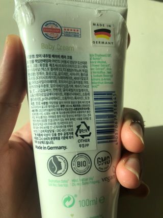 mom e 맘이 내추럴 베이비 케어 크림+바디오일 — 5점을 준 리뷰어가 2021년 1월 올린 사용 사진