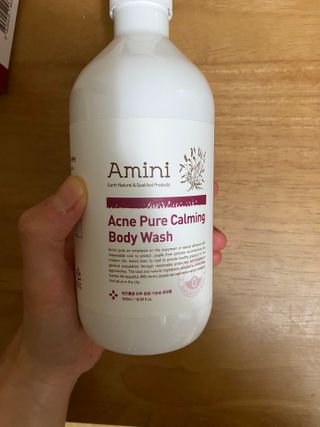아미니 아크네 퓨어카밍 바디워시 500ml — 5점을 준 리뷰어가 2021년 7월 올린 사용 사진