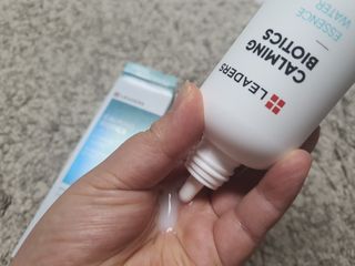리더스코스메틱 리더스 카밍 바이오틱스 에센스 워터 — 5점을 준 리뷰어가 2021년 1월 올린 사용 사진
