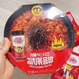 [서울시스터즈] CU 김치 4총사 세트-김치볶음밥, 김치큐브닭, 김치바삭김, 김치아몬드 — 4.5점을 준 리뷰어가 2021년 10월 올린 사용 사진
