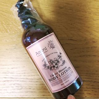 아미니 플라워테라피 바디로션  500ml 시리즈 — 4.5점을 준 리뷰어가 2021년 4월 올린 사용 사진