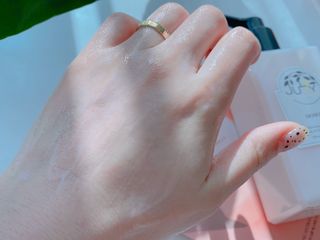 줄라이 모닝 _ JULY MORNING 줄라이모닝 하이드레이팅 퍼퓸드 바디앤핸드 에멀젼 — 5점을 준 리뷰어가 2021년 12월 올린 사용 사진