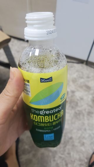 더그레잇티 콤부차 [매일유업] 더그레잇티 44kcal 콤부차 300ml *12개입 (오리지널 6개+베리리치 6개) — 3.5점을 준 리뷰어가 2023년 7월 올린 사용 사진