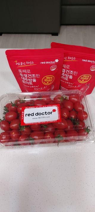 레드닥터 대추방울토마토 + 통째로 동결건조한 대추방울토마토 — 4점을 준 리뷰어가 2022년 12월 올린 사용 사진